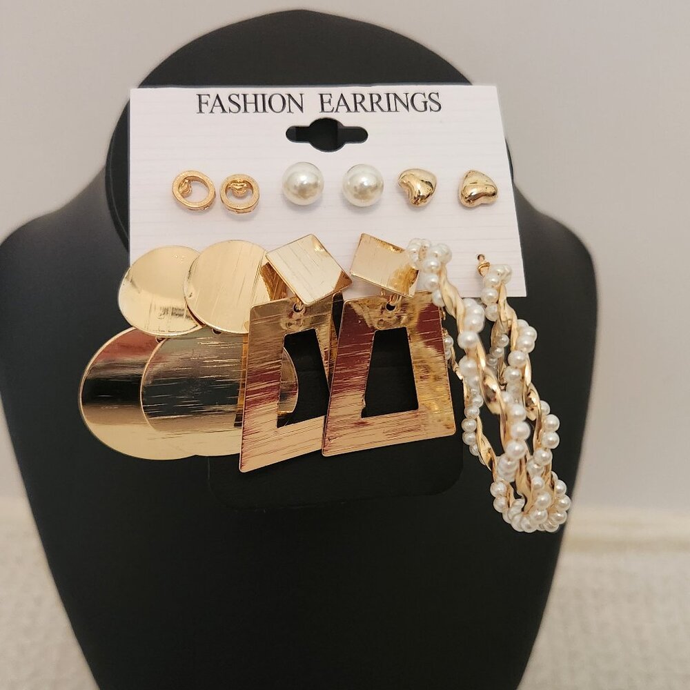 Pearl imitation and gold tone set of 6 pairs earrings